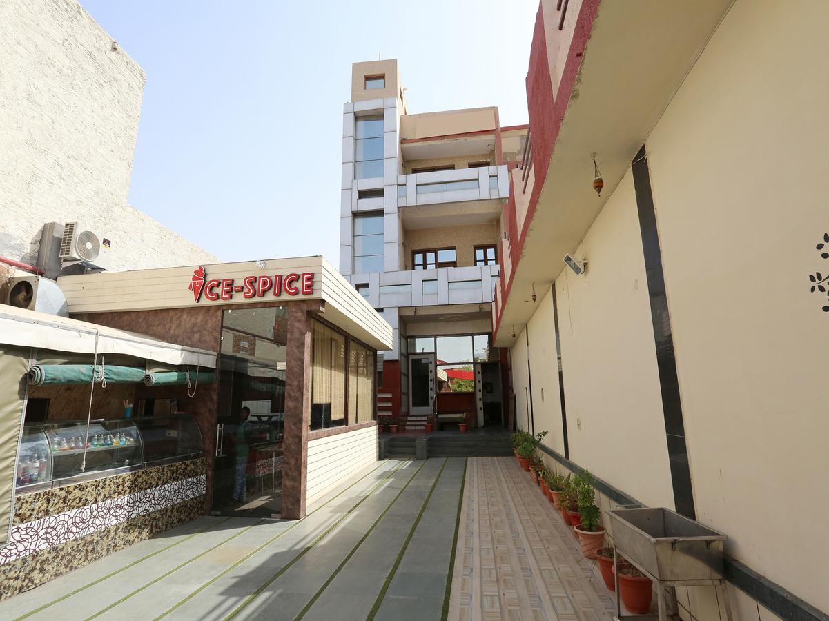 Hotel Sheel Gopal Vision Mathura Zewnętrze zdjęcie